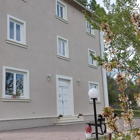 Κατάλυμα σε φάρμα Agri Art