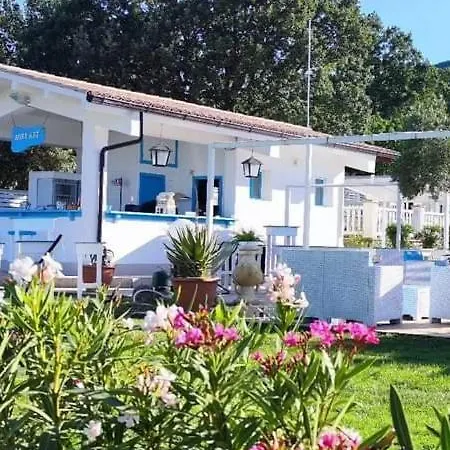 Κατάλυμα σε φάρμα Agri Art *